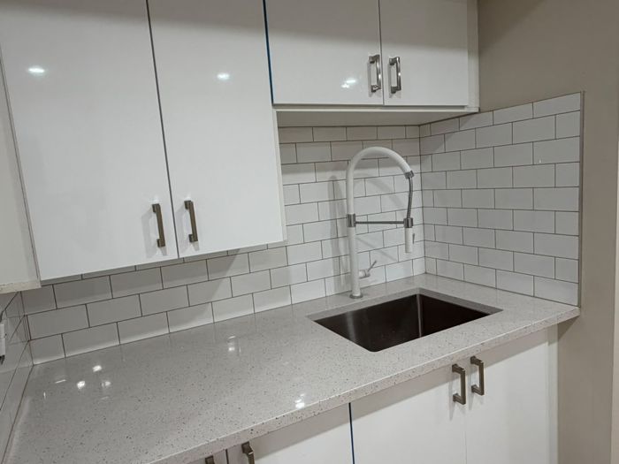 Kitchenette - quartz counter